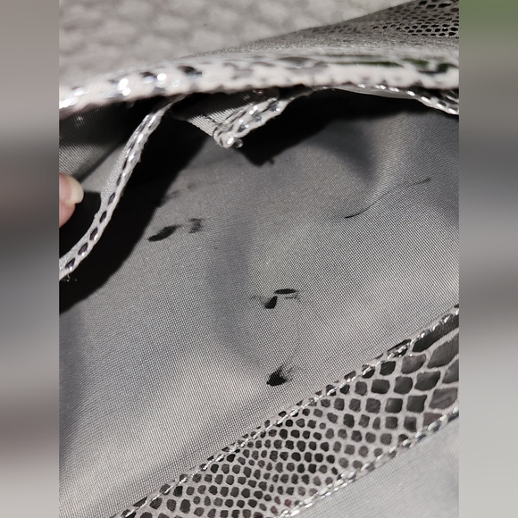 đWHBM printed metallic snake clutch - Picture 7 of 16